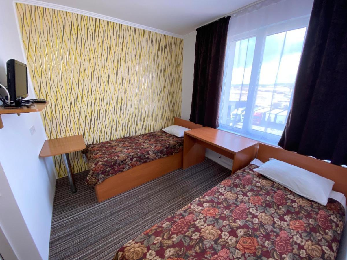 Autopark Hotel Lvov Exteriér fotografie